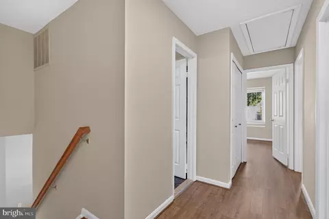 Entry Way - 7111 Carnation Ct, Springfield, VA 22152 photo 7 of 7