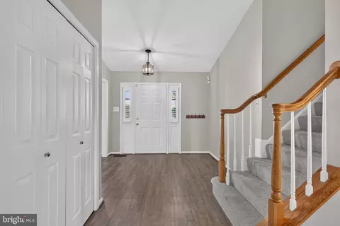 Entry Way - 7111 Carnation Ct, Springfield, VA 22152 photo 1 of 7