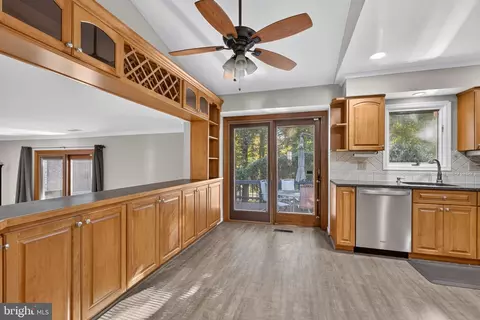 Kitchen - 7111 Carnation Ct, Springfield, VA 22152 photo 2 of 5