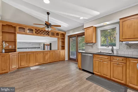 Kitchen - 7111 Carnation Ct, Springfield, VA 22152 photo 1 of 5