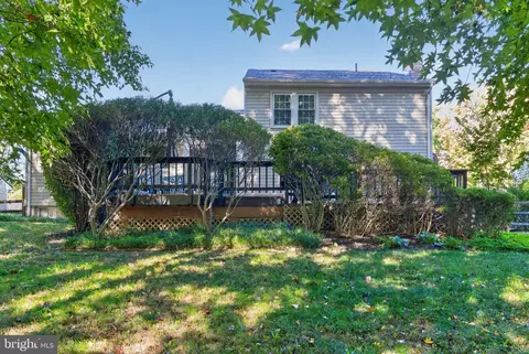 Exterior - 7111 Carnation Ct, Springfield, VA 22152 photo 7 of 8