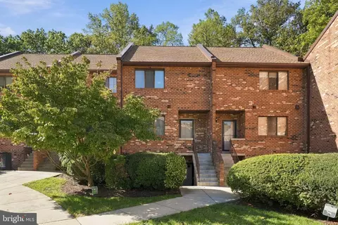 3840 Steppes Ct, Falls Church, VA 22041