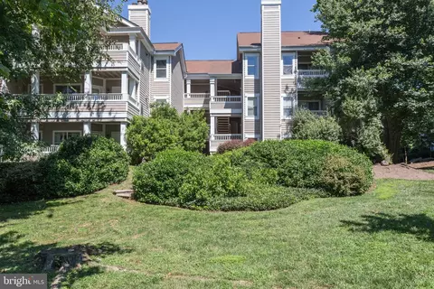 14321 Climbing Rose Way #302, Centreville, VA 20121