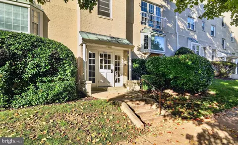 2901 Willston Pl #202, Falls Church, VA 22044