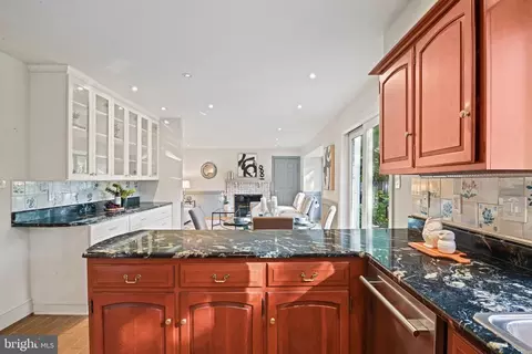 Kitchen - 1225 Aldebaran Dr, Mclean, VA 22101 photo 5 of 6