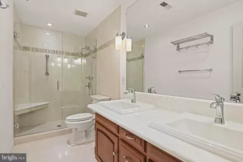 Bath - 1225 Aldebaran Dr, Mclean, VA 22101 photo 5 of 6