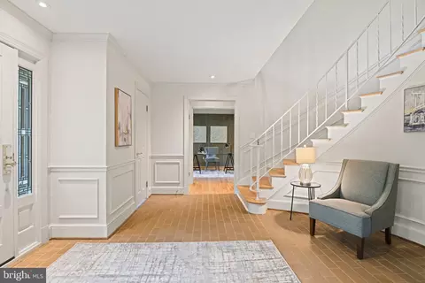 Entry Way - 1225 Aldebaran Dr, Mclean, VA 22101 photo 2 of 2