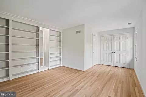 Bedroom - 1225 Aldebaran Dr, Mclean, VA 22101 photo 6 of 9