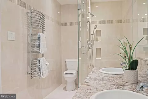 Bath - 1225 Aldebaran Dr, Mclean, VA 22101 photo 3 of 6