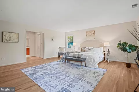 Bedroom - 1225 Aldebaran Dr, Mclean, VA 22101 photo 2 of 9