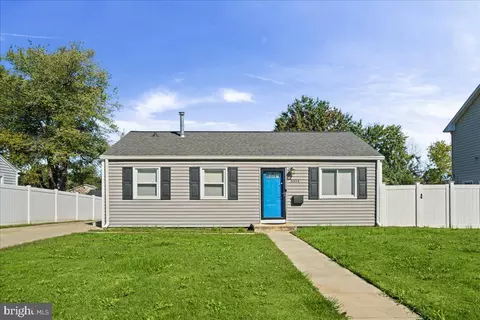 3304 Dona Ave, Alexandria, VA 22303