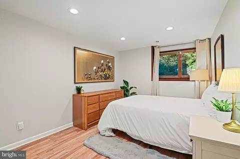 Bedroom - 849 Merriewood Ln, Mclean, VA 22102 photo 10 of 11