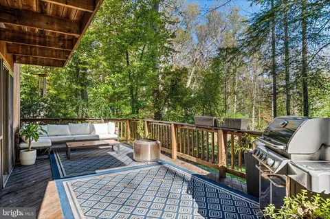 Exterior - 849 Merriewood Ln, Mclean, VA 22102 photo 7 of 18