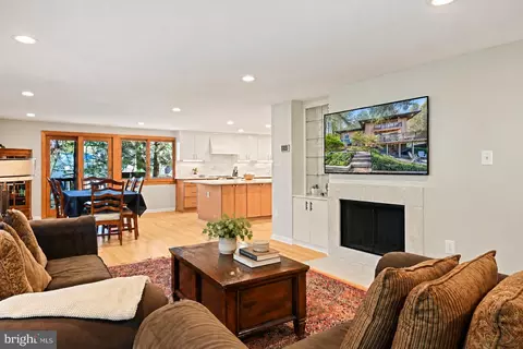 Living - 849 Merriewood Ln, Mclean, VA 22102 photo 1 of 2
