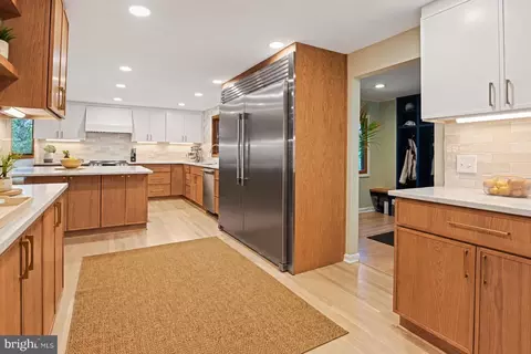 Kitchen - 849 Merriewood Ln, Mclean, VA 22102 photo 4 of 9