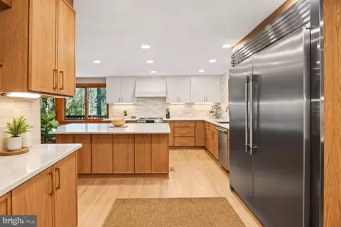 Kitchen - 849 Merriewood Ln, Mclean, VA 22102 photo 1 of 9