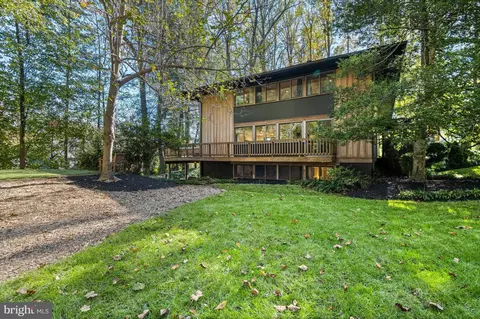 Exterior - 849 Merriewood Ln, Mclean, VA 22102 photo 8 of 18
