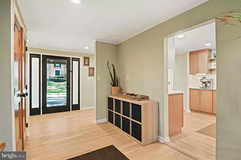 Entry Way - 849 Merriewood Ln, Mclean, VA 22102 photo 1 of 7