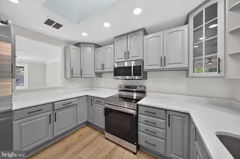 8600 Washington Ave, Alexandria, VA 22309