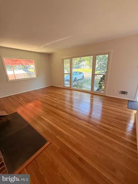 Living - 7540 Axton St, Springfield, VA 22151 photo 3 of 12