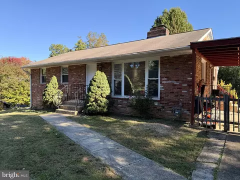 Exterior - 7540 Axton St, Springfield, VA 22151 photo 5 of 12