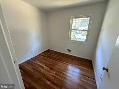 Bedroom - 7540 Axton St, Springfield, VA 22151 photo 5 of 7