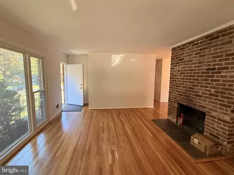 Living - 7540 Axton St, Springfield, VA 22151 photo 8 of 12