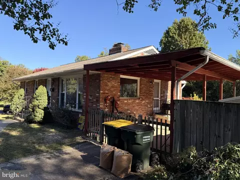 Exterior - 7540 Axton St, Springfield, VA 22151 photo 6 of 12