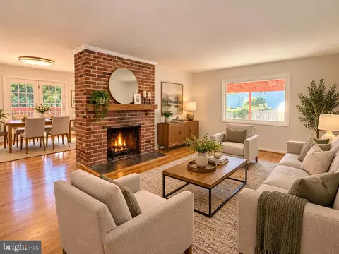 Living - 7540 Axton St, Springfield, VA 22151 photo 1 of 12