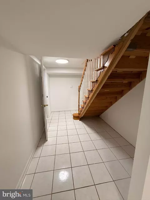 Entry Way - 7540 Axton St, Springfield, VA 22151 photo 4 of 6