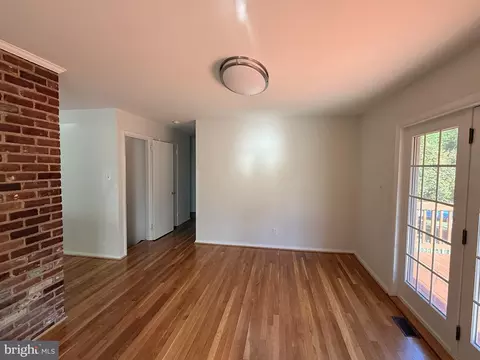 Living - 7540 Axton St, Springfield, VA 22151 photo 7 of 12