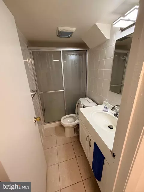 Bath - 7540 Axton St, Springfield, VA 22151 photo 3 of 4