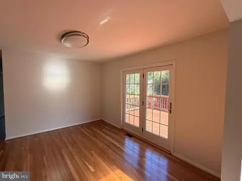 Living - 7540 Axton St, Springfield, VA 22151 photo 9 of 12