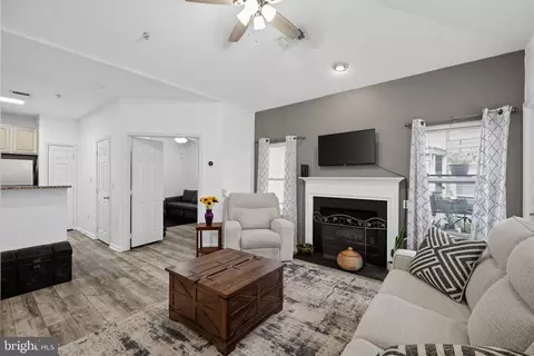 14300 Rosy Ln #23, Centreville, VA 20121