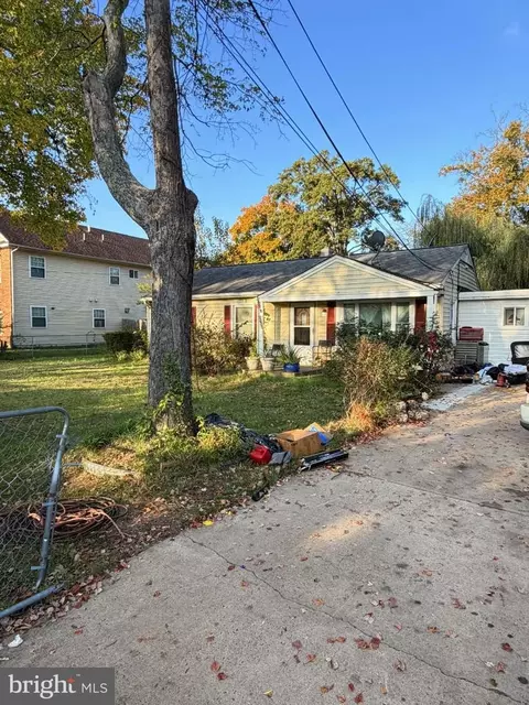 6714 Amlong Ave, Alexandria, VA 22306