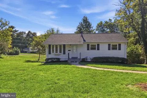 4901 Split Rock Rd, Alexandria, VA 22310