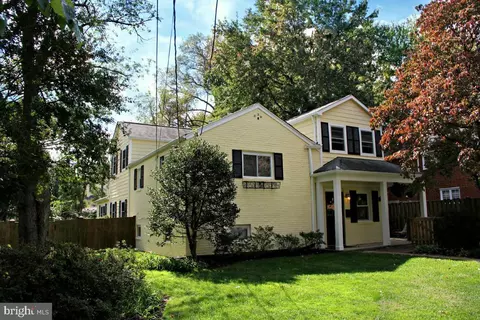 6649 Hallwood Ave, Falls Church, VA 22046