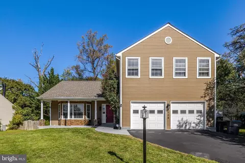 8008 Sandburg Ct, Dunn Loring, VA 22027