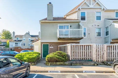 4407 Pembrook Village Dr #94, Alexandria, VA 22309