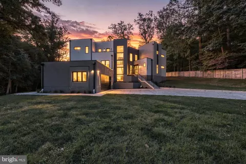 3525 Glenbrook Rd, Fairfax, VA 22031