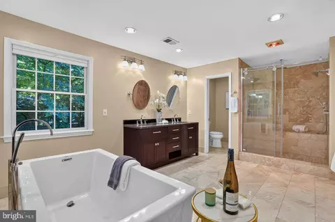 Bath - 7901 Georgetown Pike, Mclean, VA 22102 photo 5 of 8