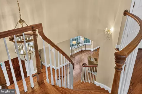 Entry Way - 7901 Georgetown Pike, Mclean, VA 22102 photo 8 of 12