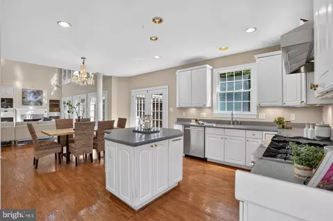 Kitchen - 7901 Georgetown Pike, Mclean, VA 22102 photo 4 of 4