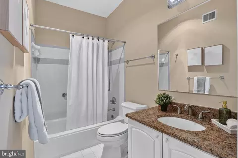 Bath - 7901 Georgetown Pike, Mclean, VA 22102 photo 8 of 8