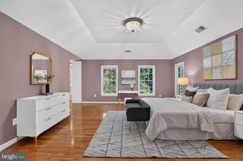 Bedroom - 7901 Georgetown Pike, Mclean, VA 22102 photo 5 of 8