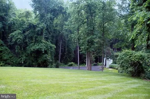 Exterior - 7901 Georgetown Pike, Mclean, VA 22102 photo 1 of 11