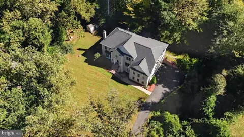 View/Area - 7901 Georgetown Pike, Mclean, VA 22102 photo 1 of 5