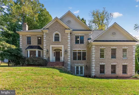 Exterior - 7901 Georgetown Pike, Mclean, VA 22102 photo 11 of 11