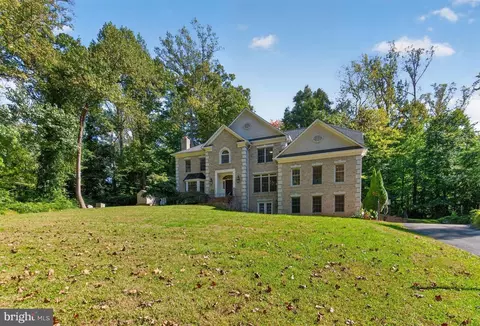 Exterior - 7901 Georgetown Pike, Mclean, VA 22102 photo 9 of 11