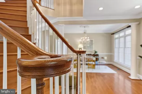 Entry Way - 7901 Georgetown Pike, Mclean, VA 22102 photo 3 of 12